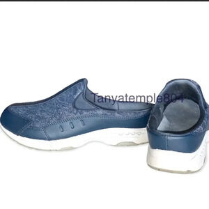 Easy Spirit Travel Time Classic Clogs